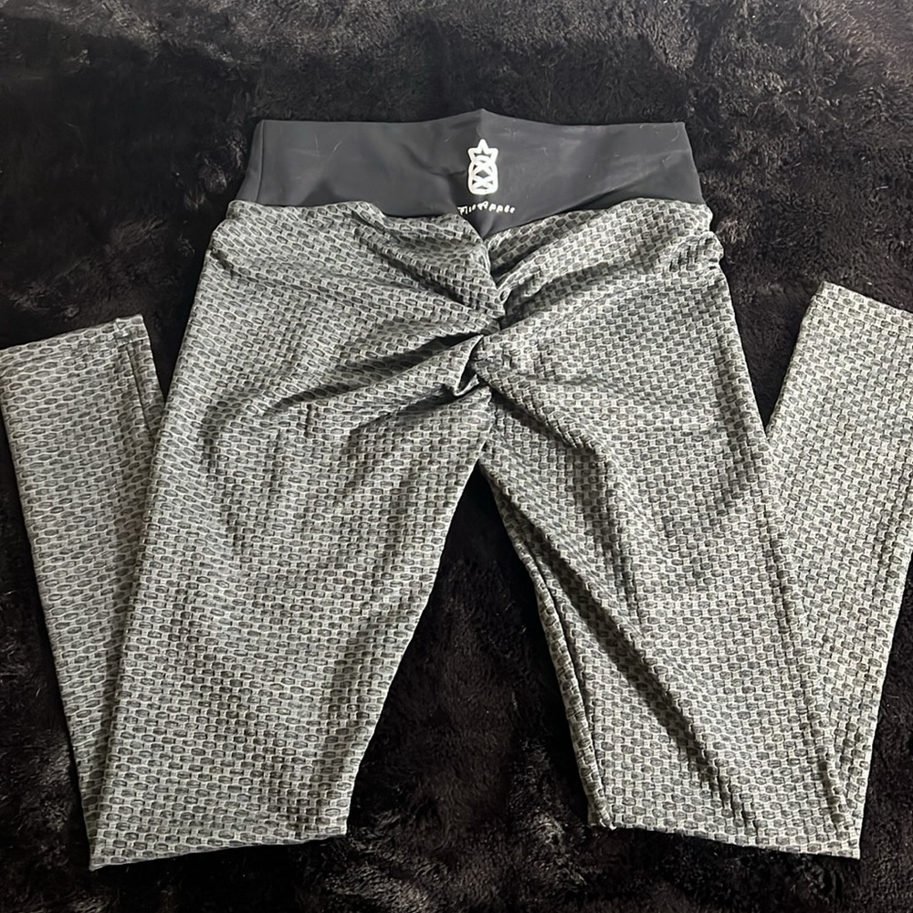 High waisted scrunch booty lifting leggings